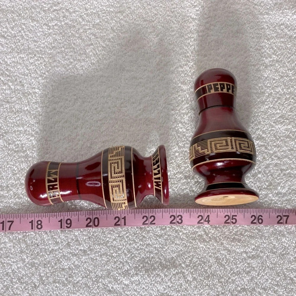 Vintage Burgundy Carved Wood Salt &  Pepper Shakers - Picture 9 of 9